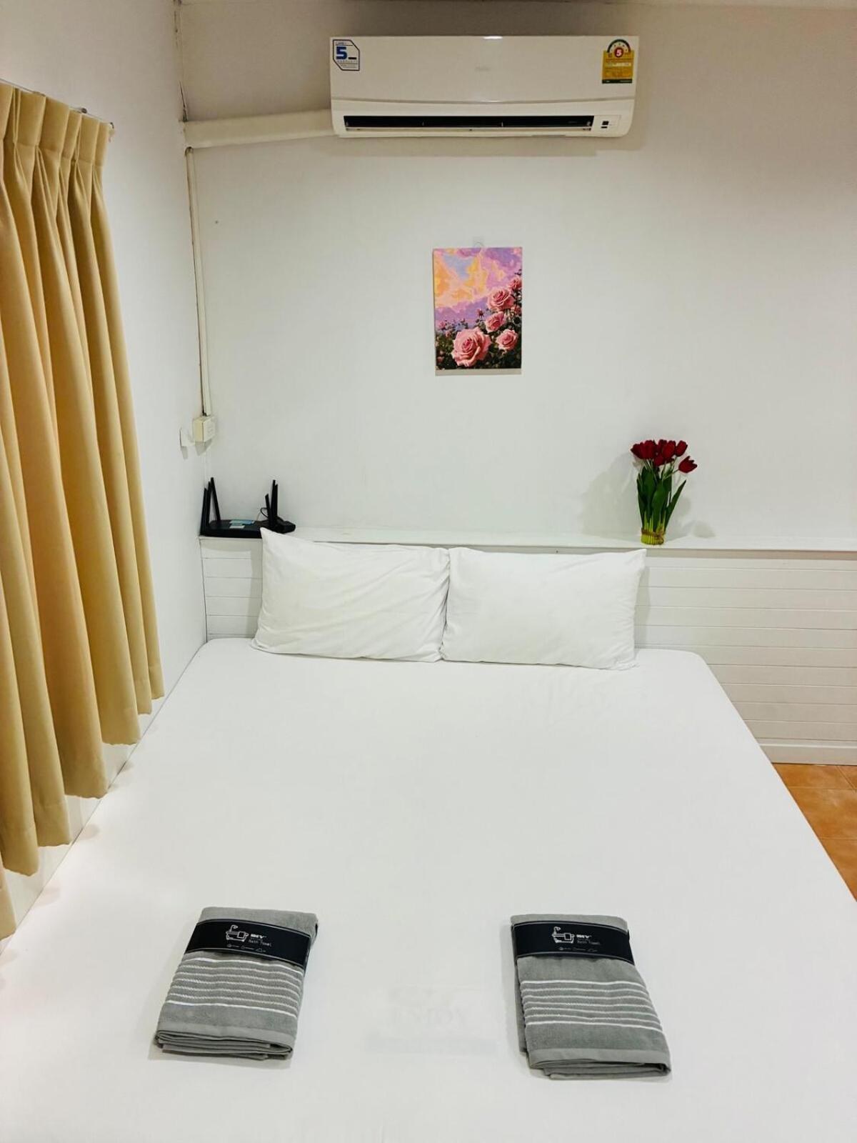 Apartment Wat Sawang Arom 17