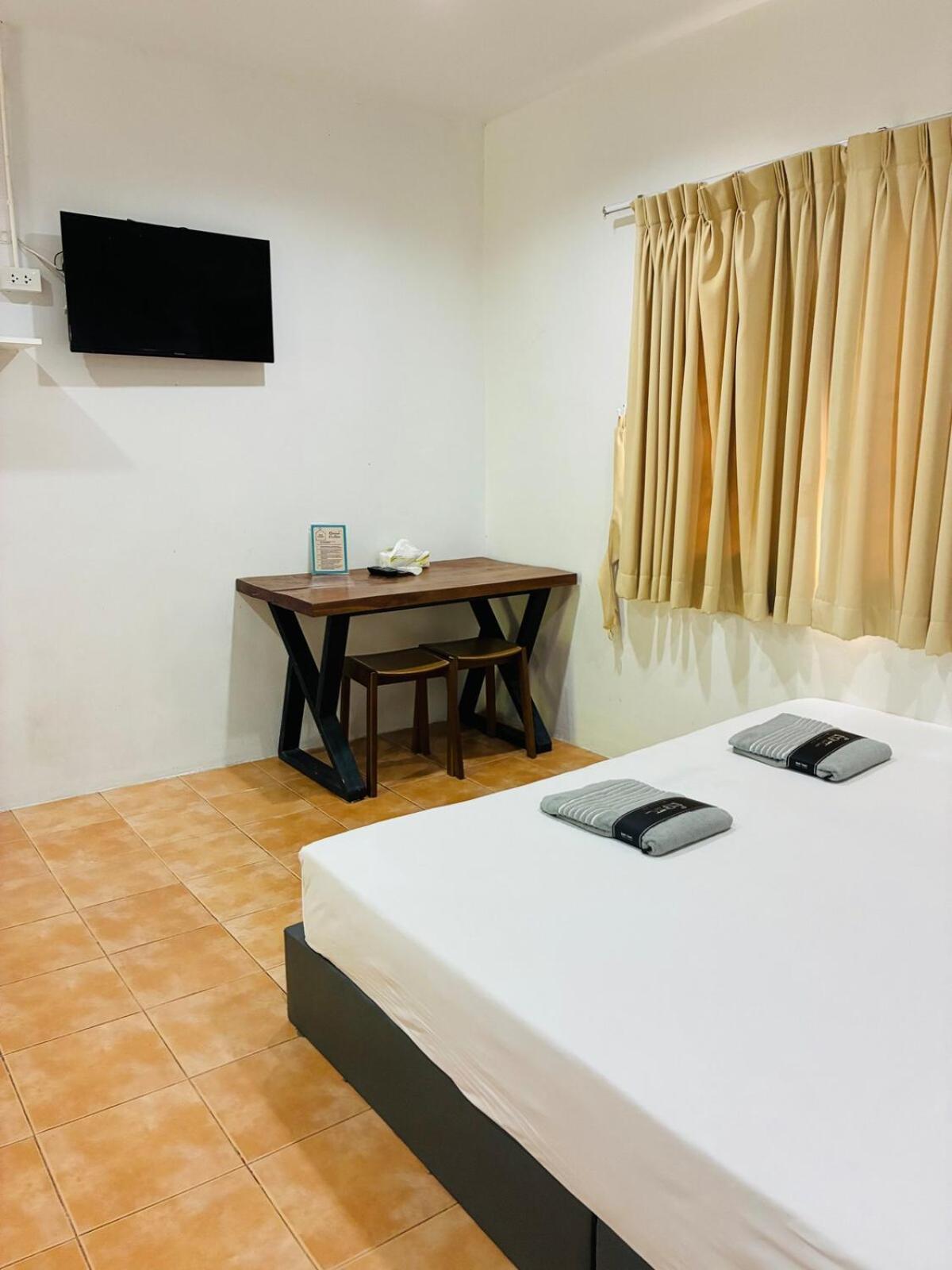 Apartment Wat Sawang Arom 17
